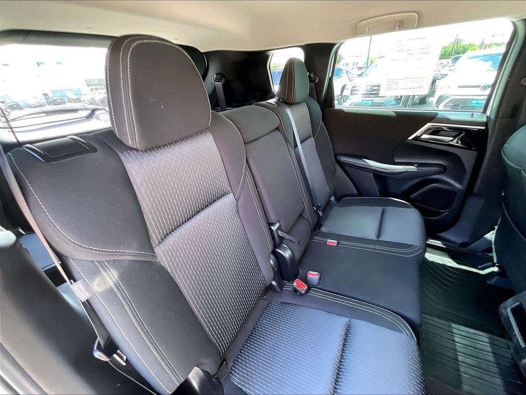 2023 Mitsubishi Outlander — photo 15