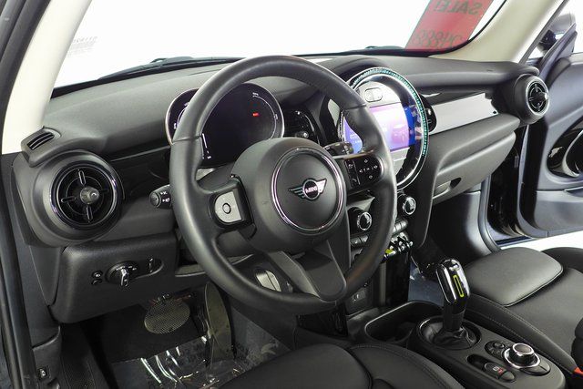 2024 MINI Cooper SE Electric  24