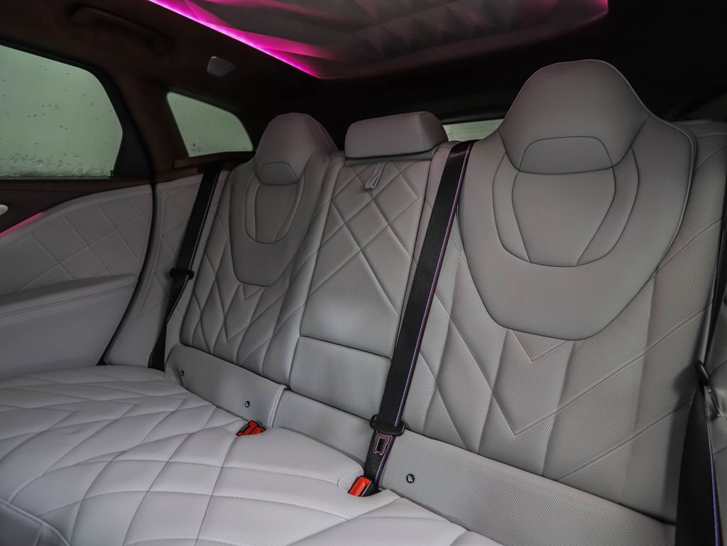 Thumbnail: 2025 BMW XM - 23