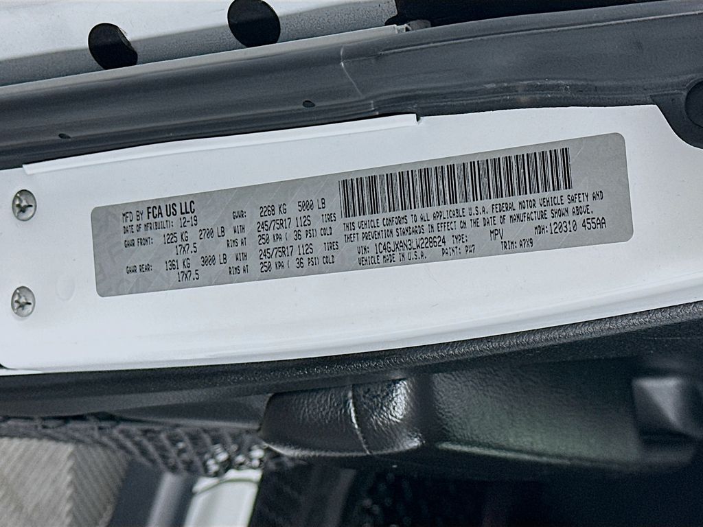 Used 2020 White Jeep Sport S image 35