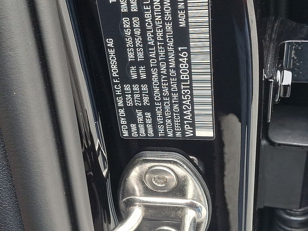 Thumbnail: 2026 Porsche Macan - 25