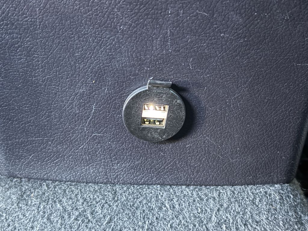 Thumbnail: 2016 Toyota Camry - 18