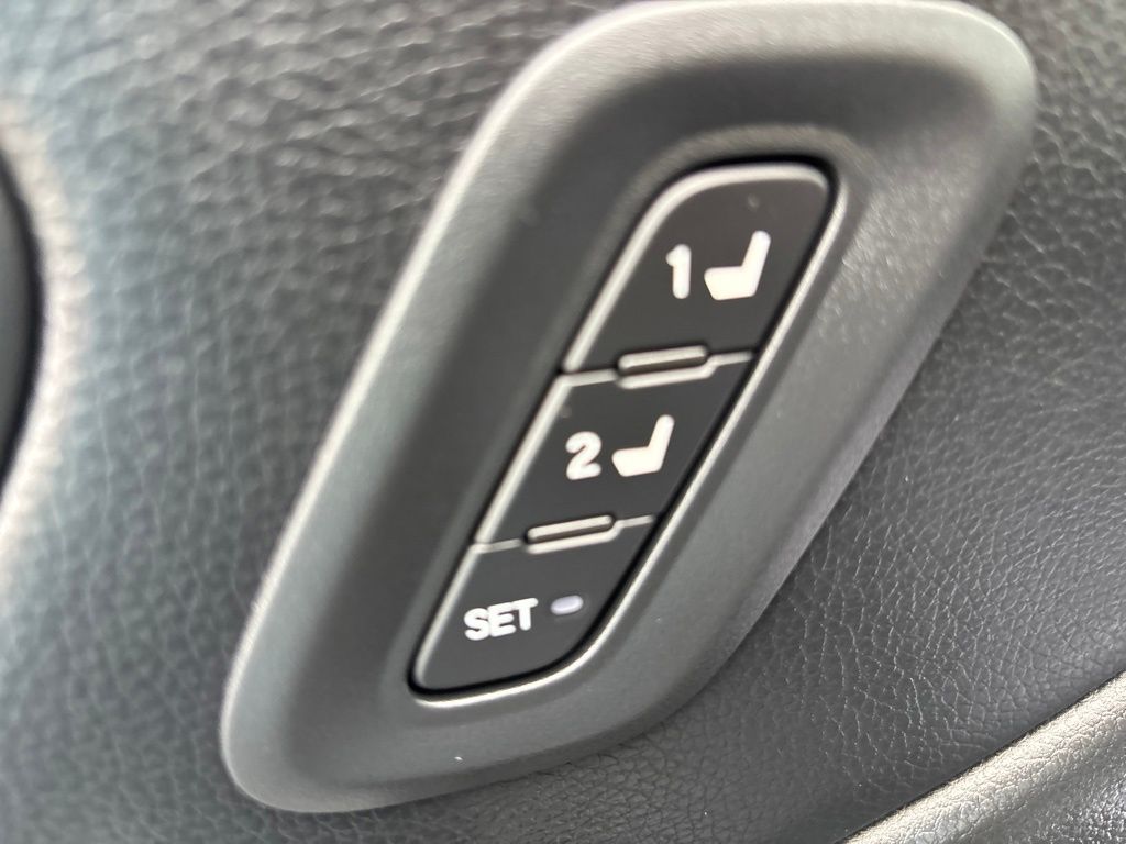 Used 2025 Honda Pilot SUV