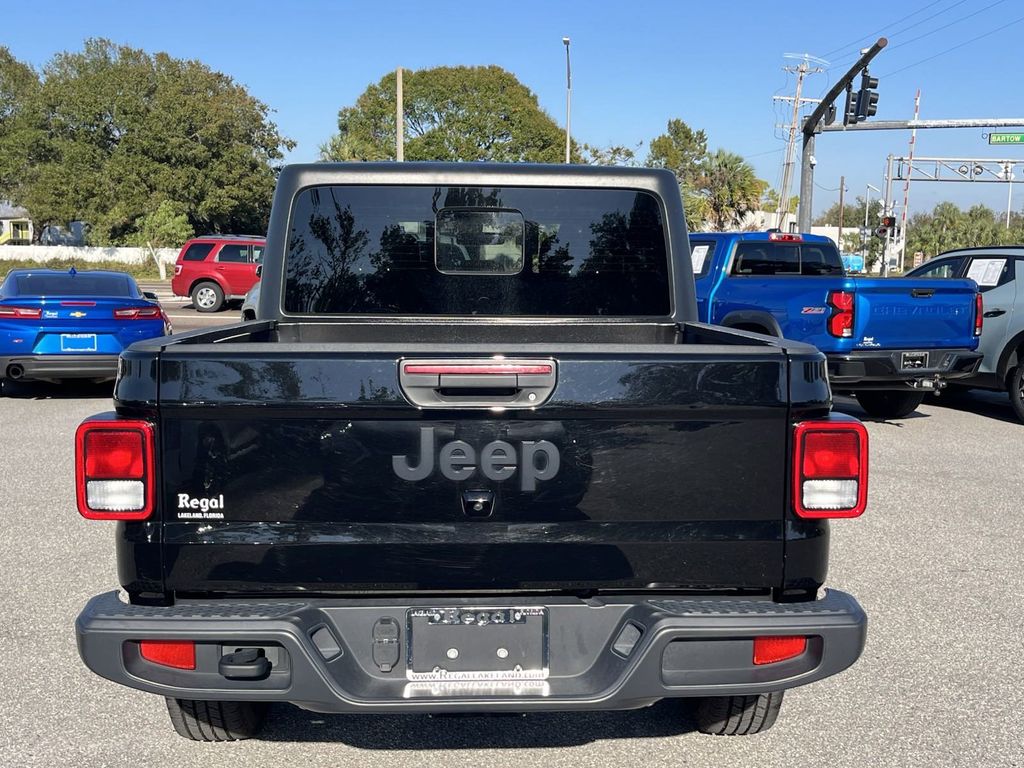 2023 Jeep Gladiator Sport 4