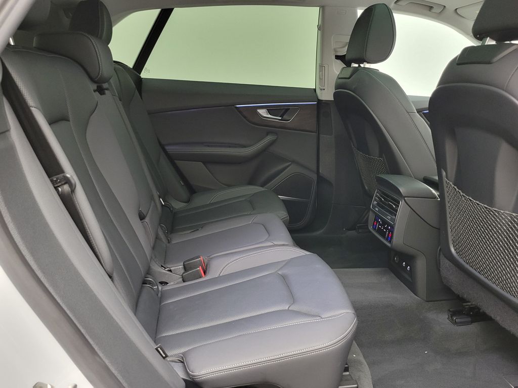 Thumbnail: 2023 Audi Q8 - 16