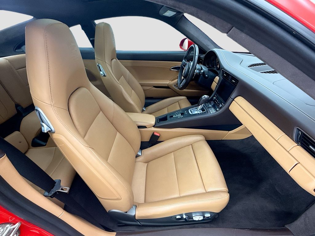 Thumbnail: 2019 Porsche 911 - 22