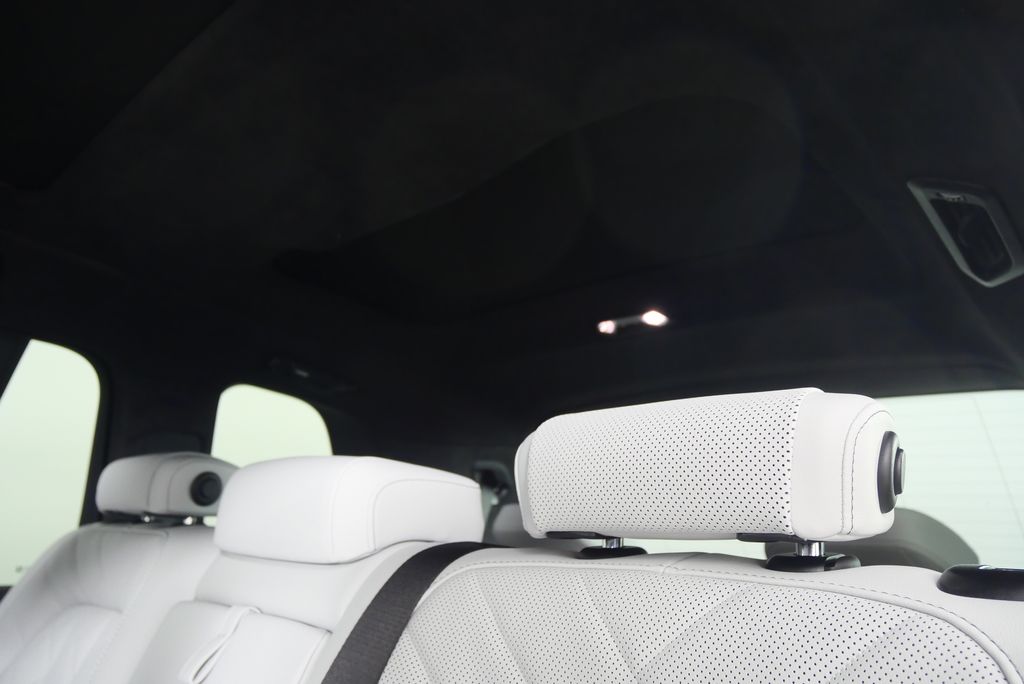 Thumbnail: 2026 BMW X7 - 16