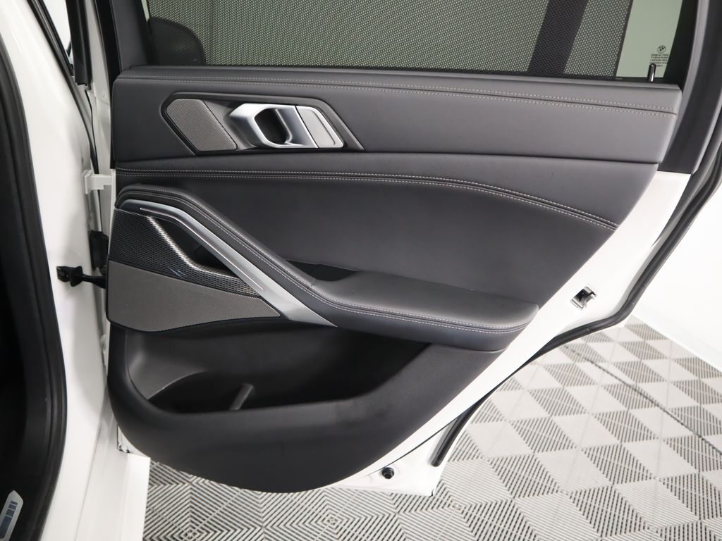 Thumbnail: 2023 BMW X6 - 28