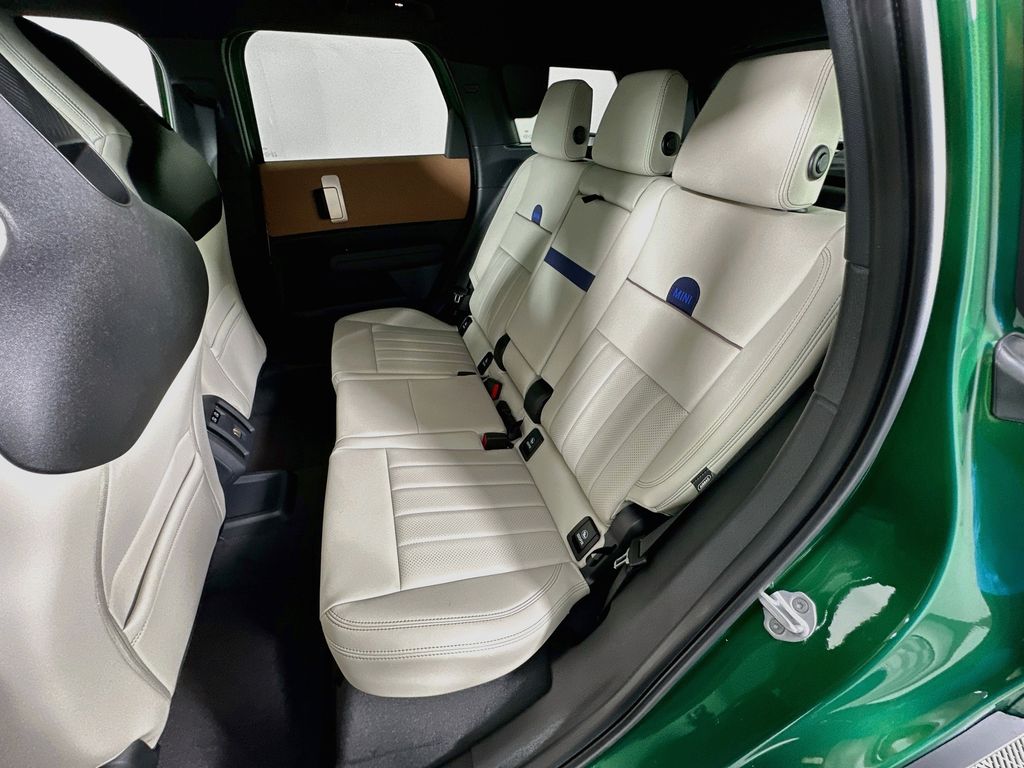 Thumbnail: 2027 MINI Cooper Countryman - 16