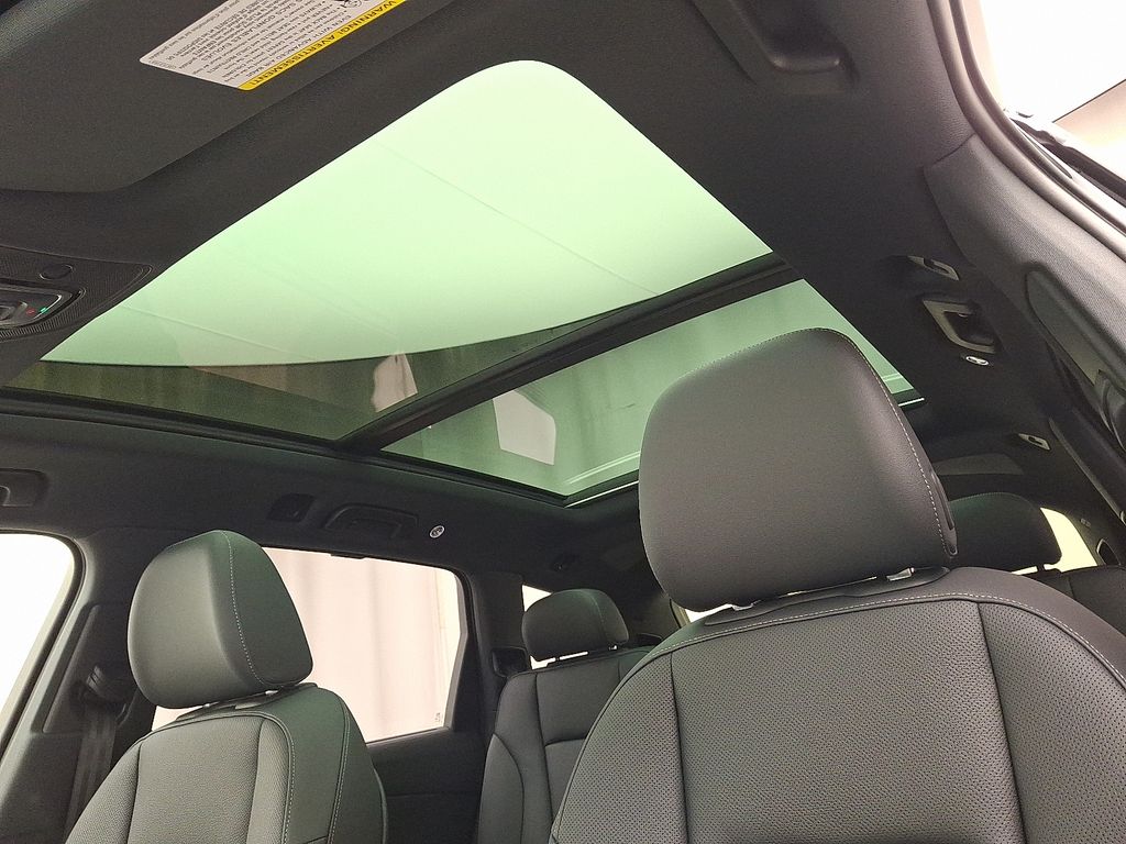 Thumbnail: 2026 Audi Q7 - 9