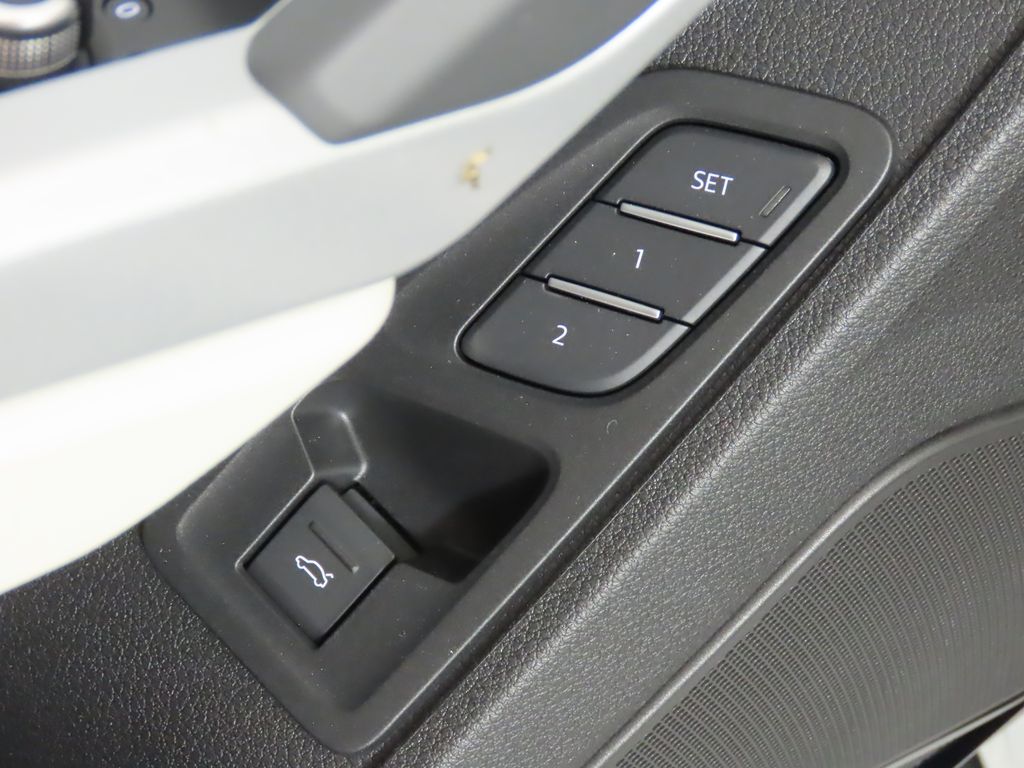 Thumbnail: 2025 Audi Q3 - 31