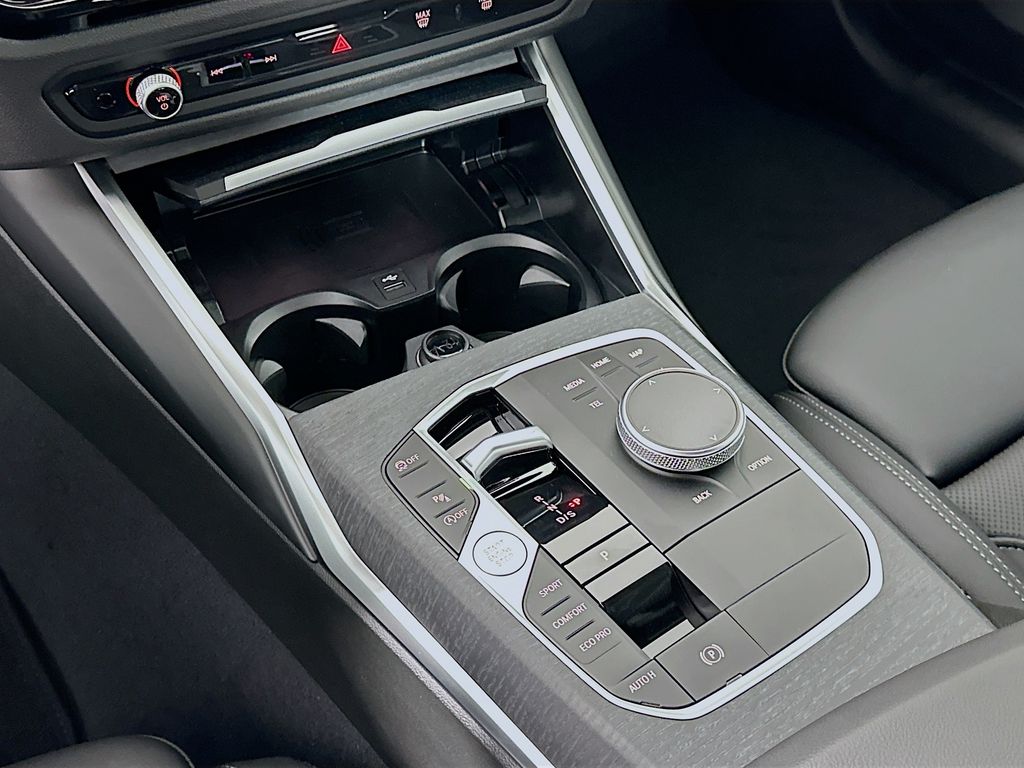 Thumbnail: 2026 BMW 3 Series - 15