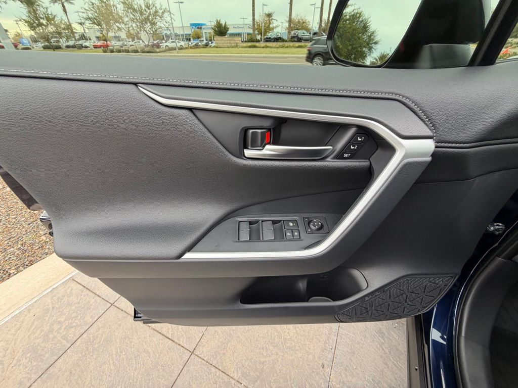 Thumbnail: 2025 Toyota RAV4 - 23