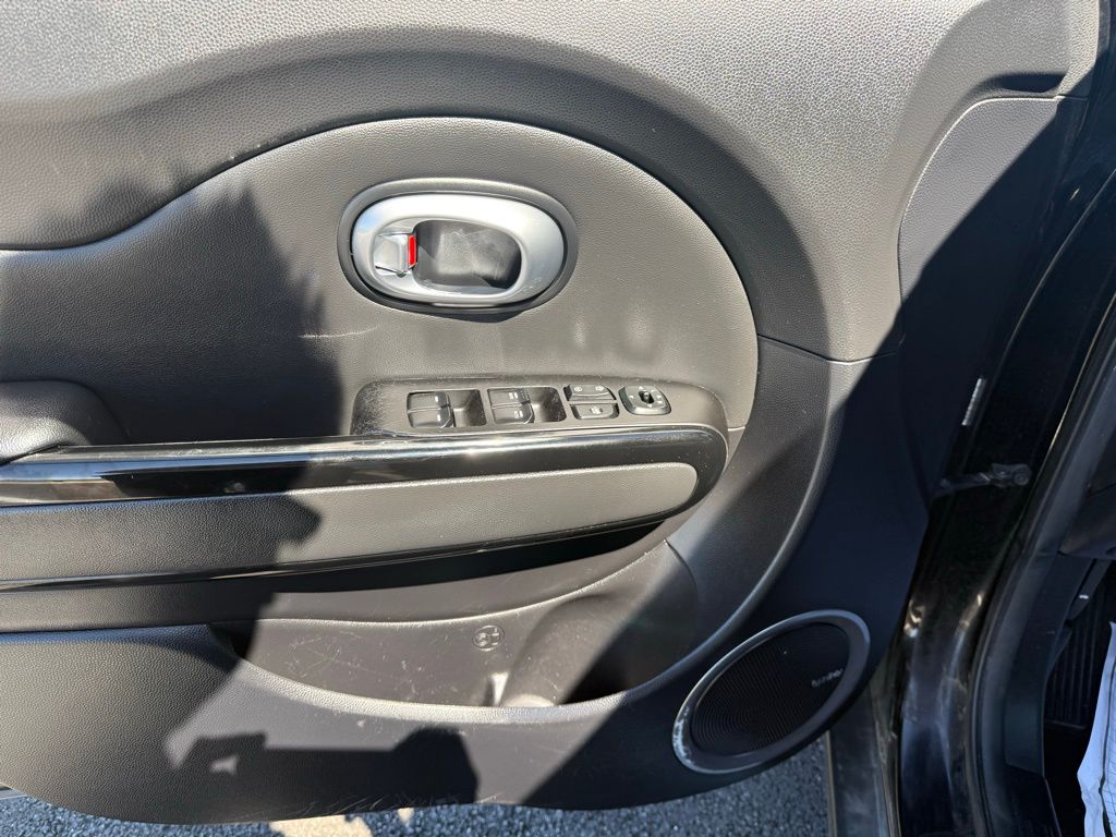 Thumbnail: 2016 Kia Soul - 11