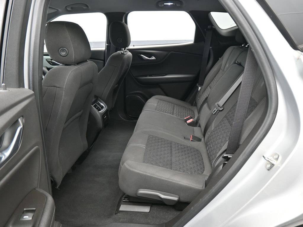 Used 2019 Silver Ice Metallic Chevrolet L image 26