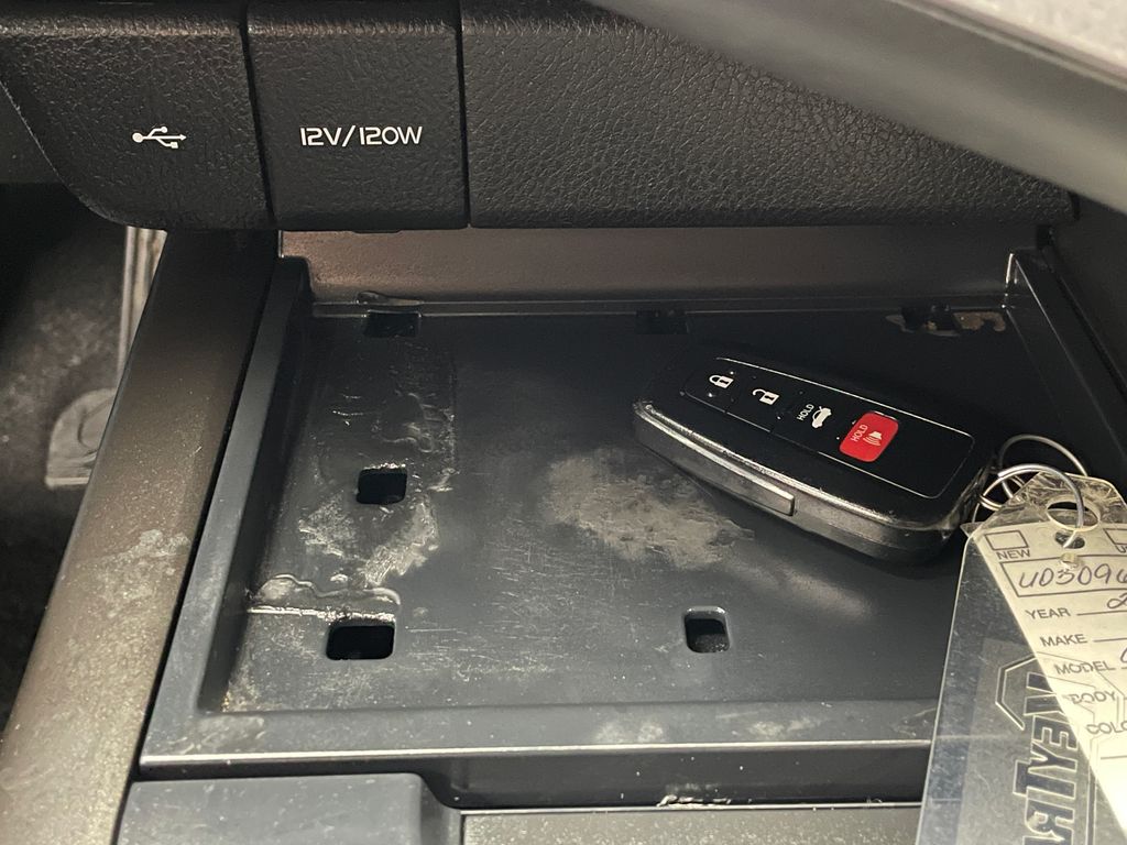 Thumbnail: 2021 Toyota Camry - 29