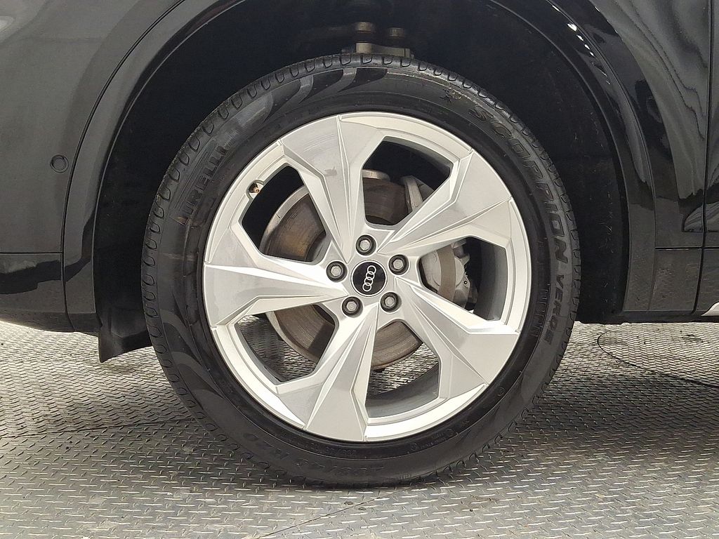 Thumbnail: 2021 Audi Q5 - 8