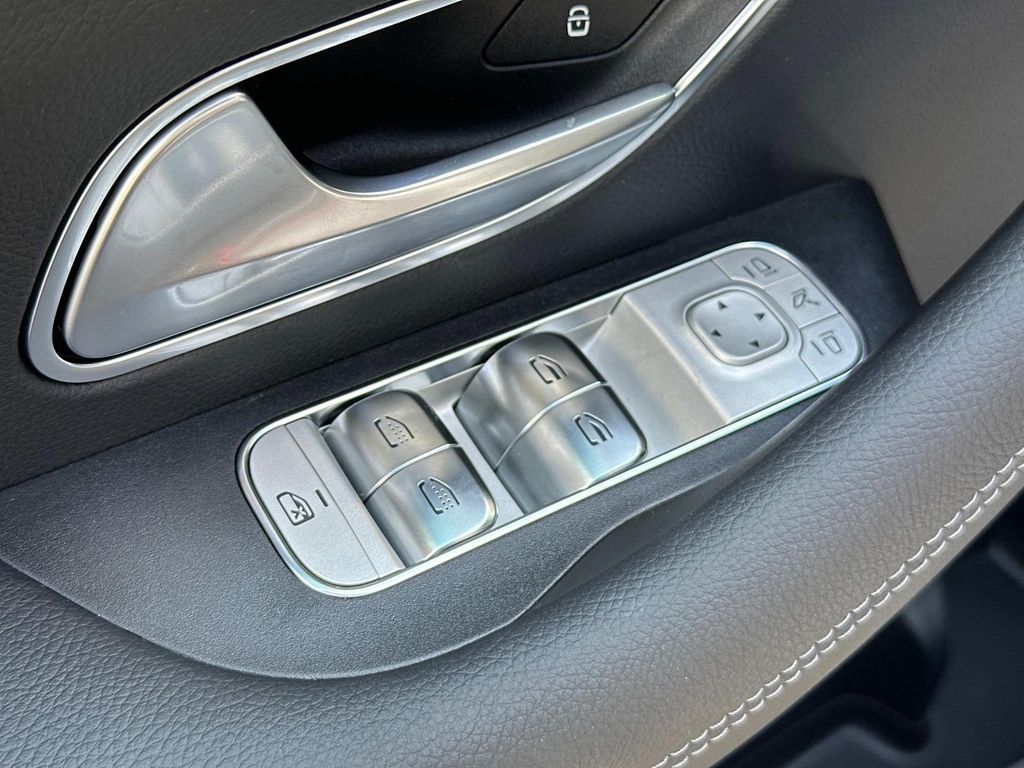 Thumbnail: 2026 Mercedes-Benz GLE - 20