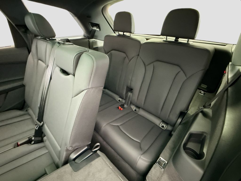 Thumbnail: 2026 Audi Q7 - 23