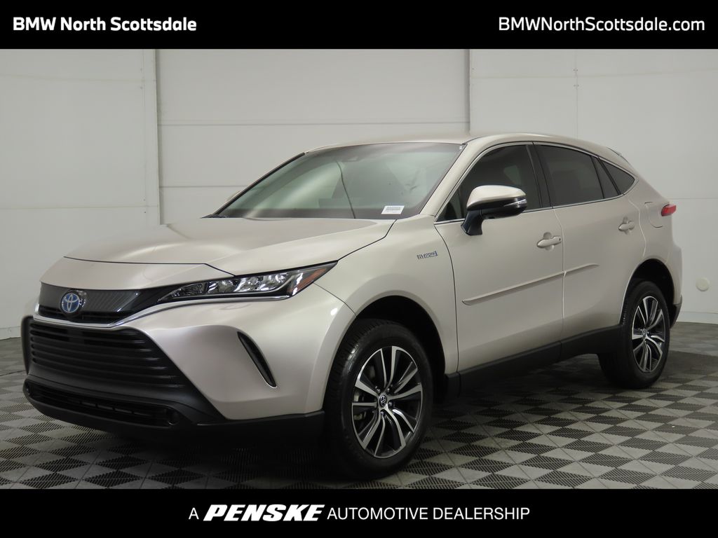 2021 Toyota Venza LE Hero Image