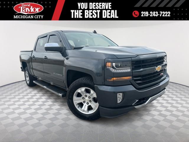 2018 Chevrolet Silverado 1500 LT Crew Cab 4WD Gris (Graphite Metallic) Camioneta Todo terreno 6 velocidades Automática marcha alta