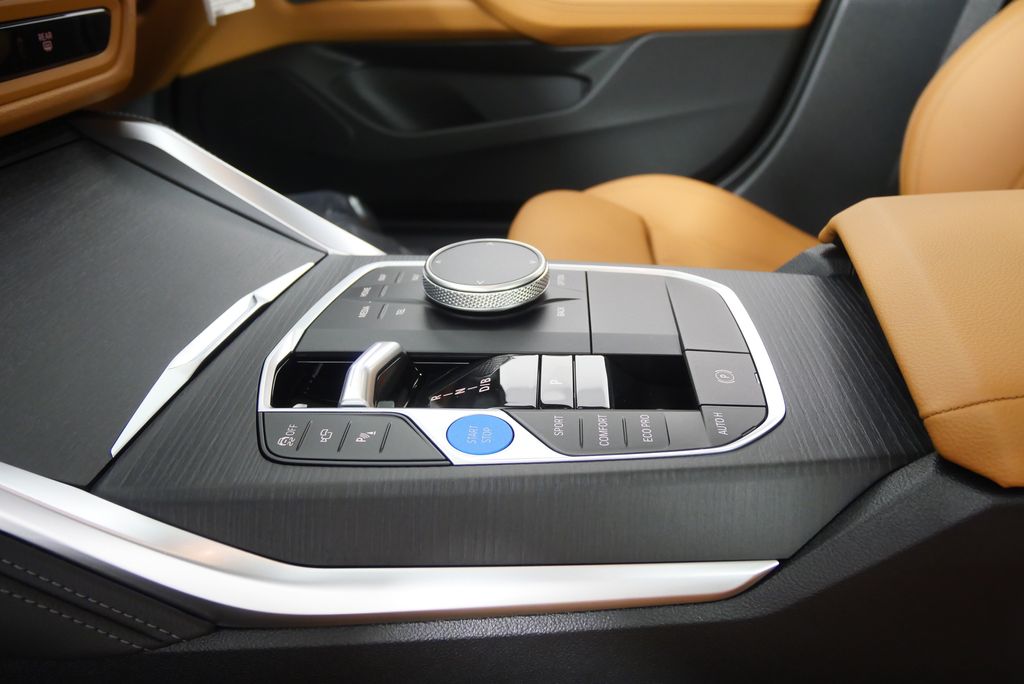 Thumbnail: 2025 BMW i4 - 22