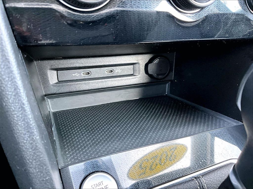 2025 Volkswagen Taos — photo 27