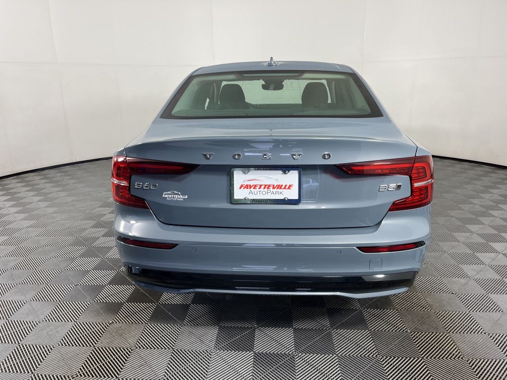 Thumbnail: 2024 Volvo S60 - 12