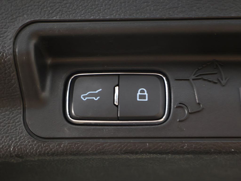 Used 2024 Blue Ford XLT image 20