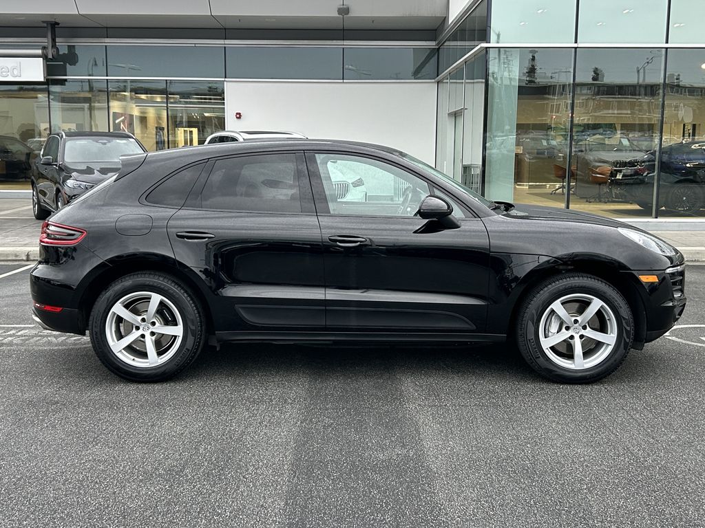 Thumbnail: 2018 Porsche Macan - 6