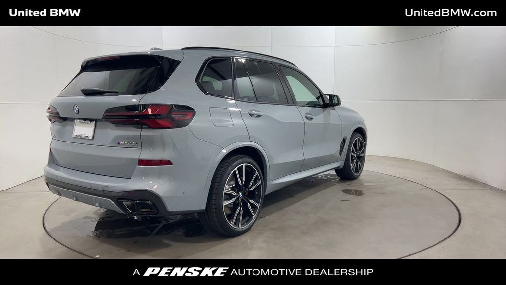 2026 BMW X5 M60i 8