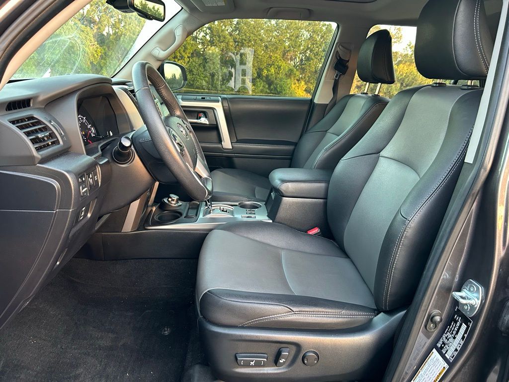2021 Toyota 4Runner SR5 14