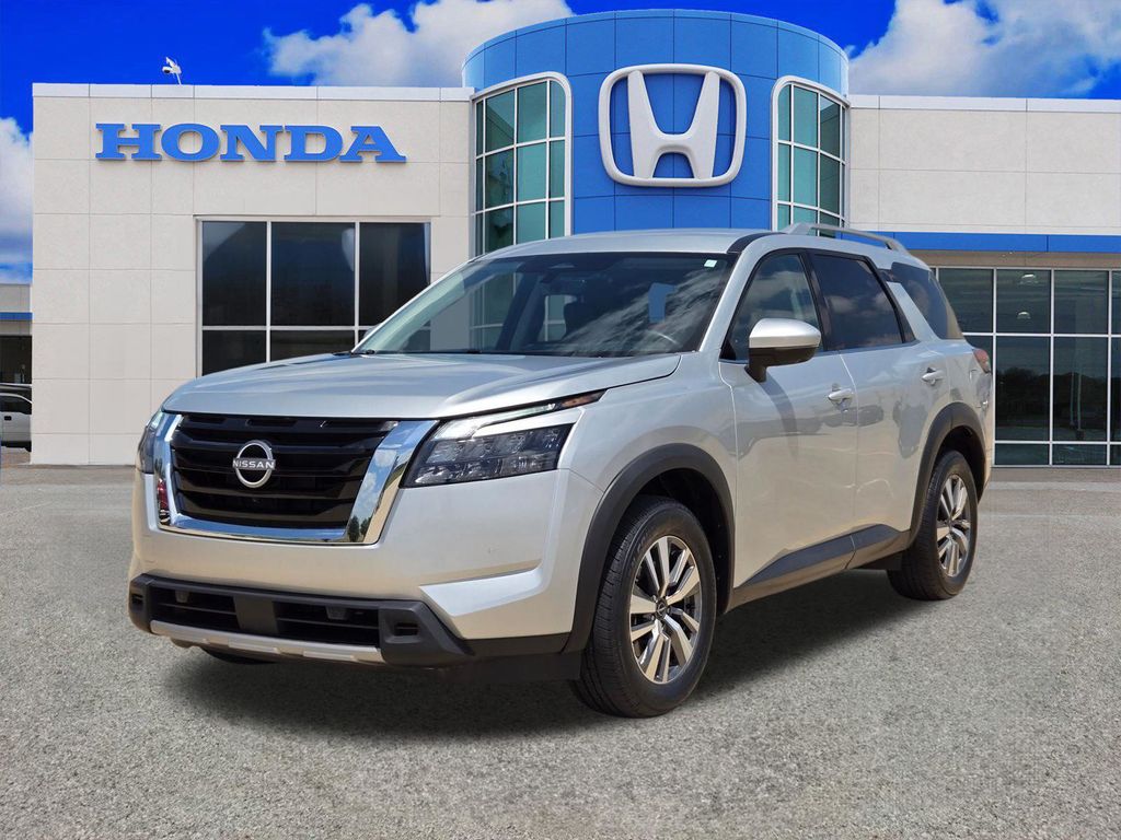 Used 2025 Nissan Pathfinder SUV