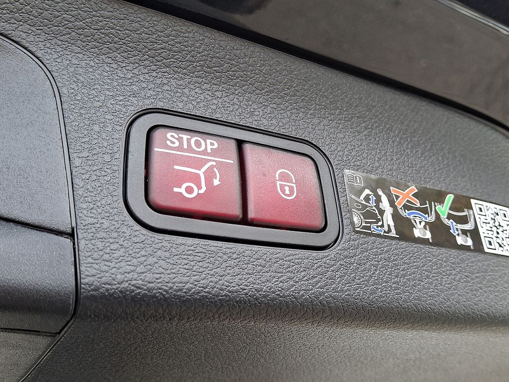 Thumbnail: 2026 Mercedes-Benz GLS - 26