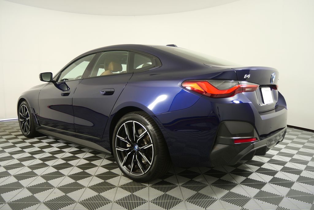 Thumbnail: 2022 BMW i4 - 5
