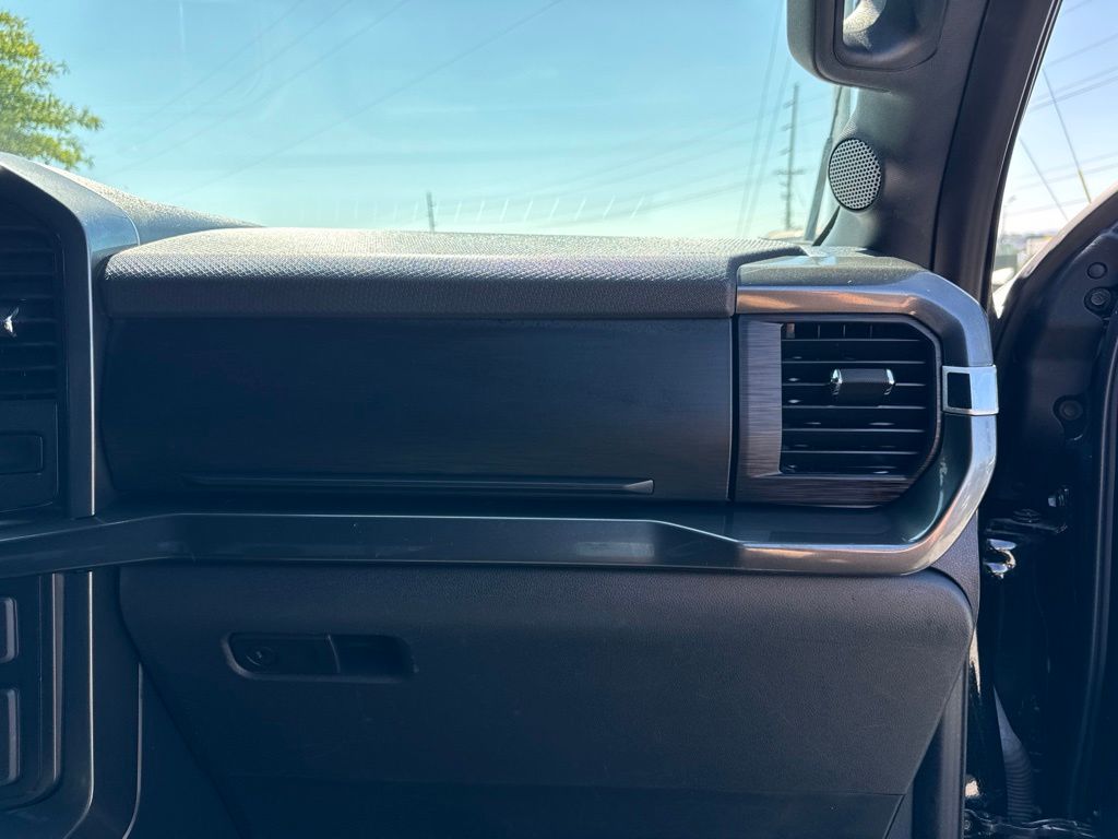 Used 2022 Black Ford XLT image 15