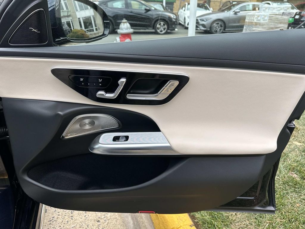 Thumbnail: 2025 Mercedes-Benz E-Class - 19