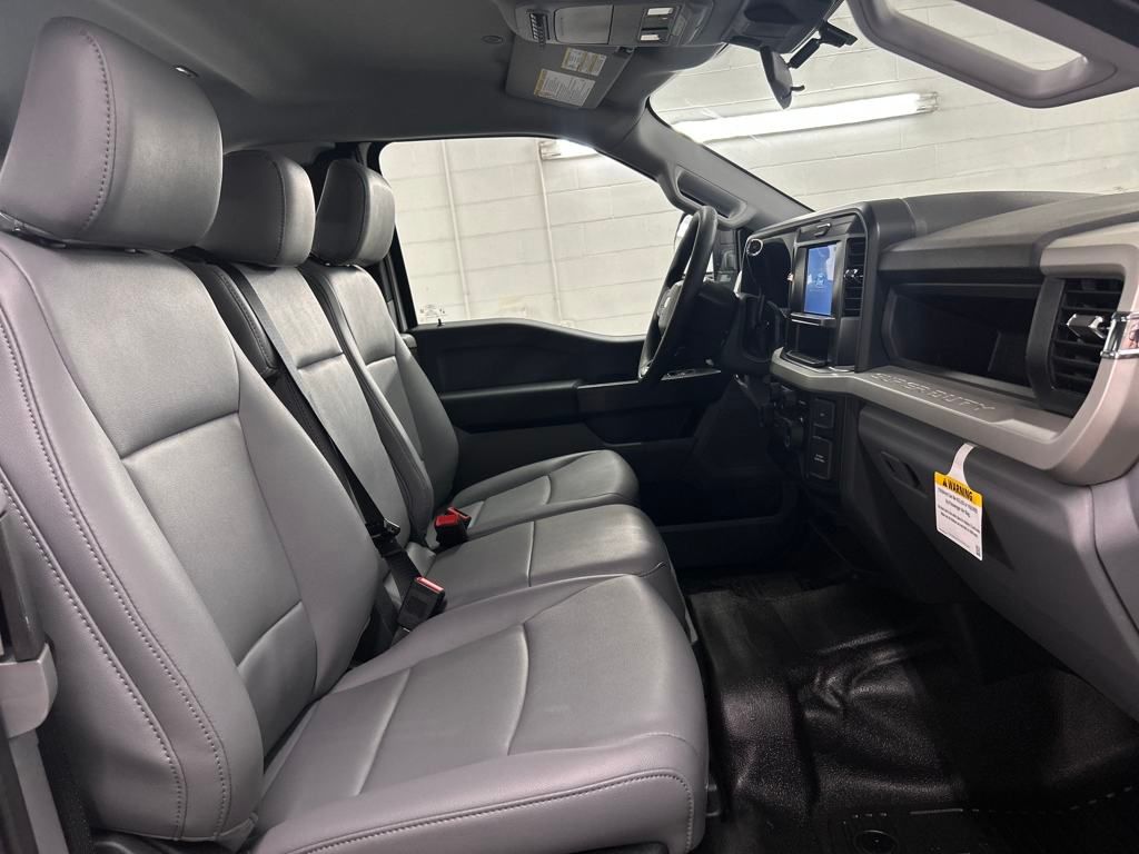 2025 Ford F-250 XL photo 6