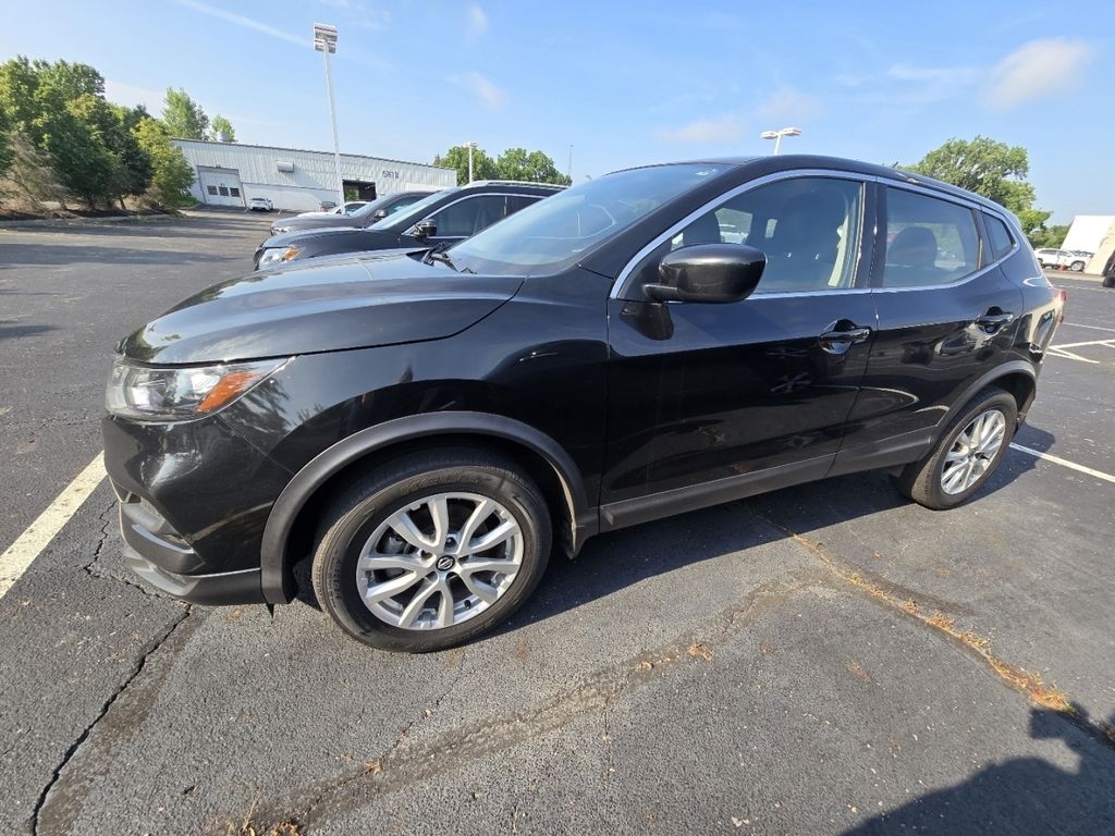 Used 2021 Black Nissan S image 4
