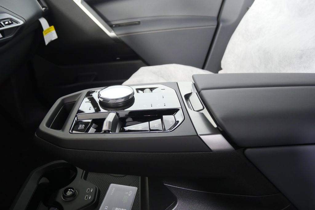 Thumbnail: 2026 BMW iX - 23