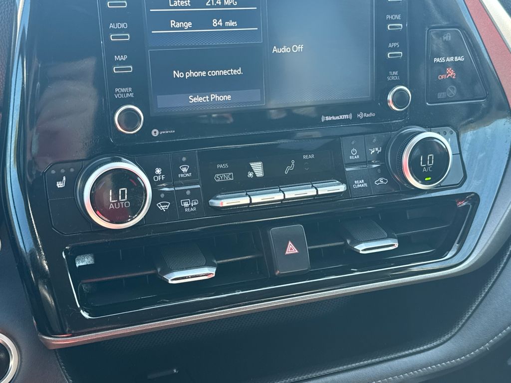 2020 Toyota Highlander XLE photo 26