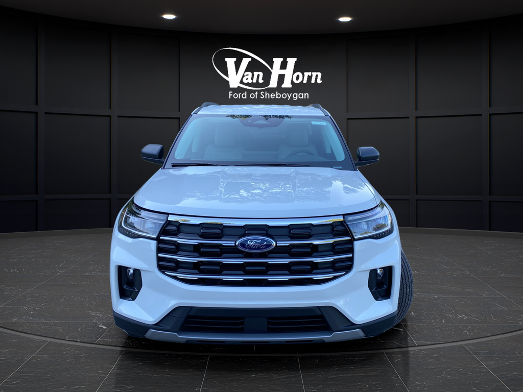 New 2026 Star White Metallic Tri-Coat Ford Active image 2