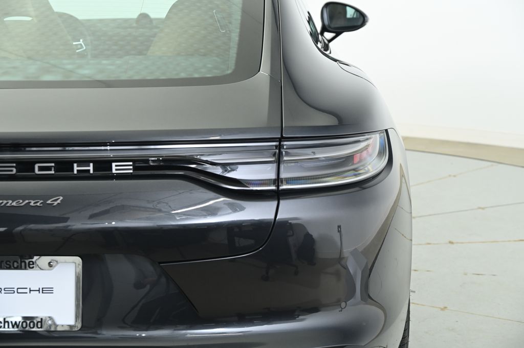 2022 Porsche Panamera Platinum 14