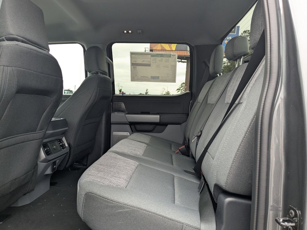 2026 Ford F-250 Super Duty Black Widow