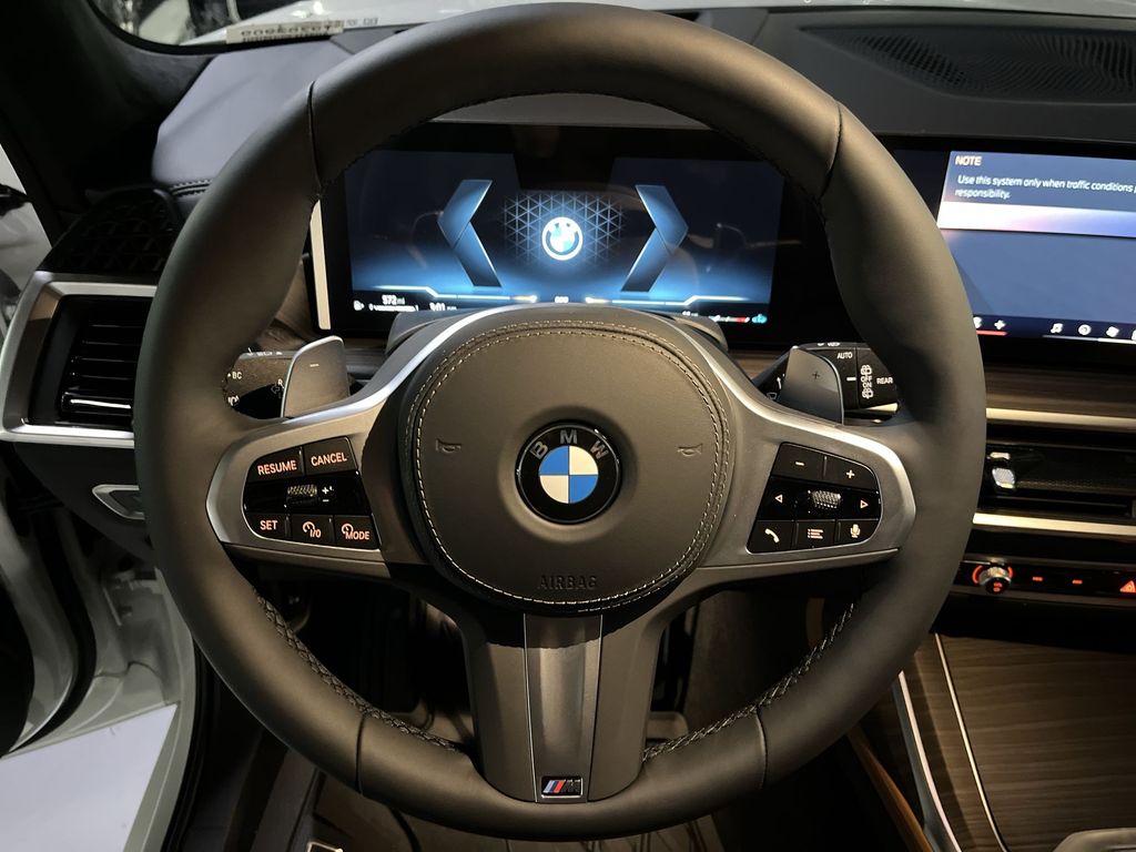 Thumbnail: 2026 BMW X7 - 14
