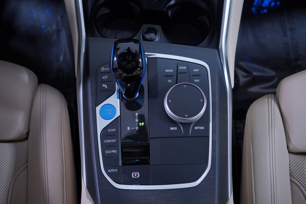 Thumbnail: 2023 BMW i4 - 14