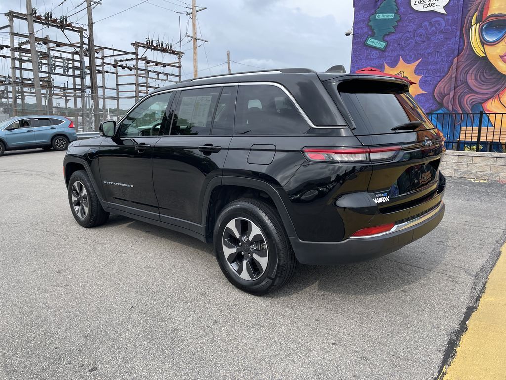 Used 2024 Jeep Grand Cherokee SUV