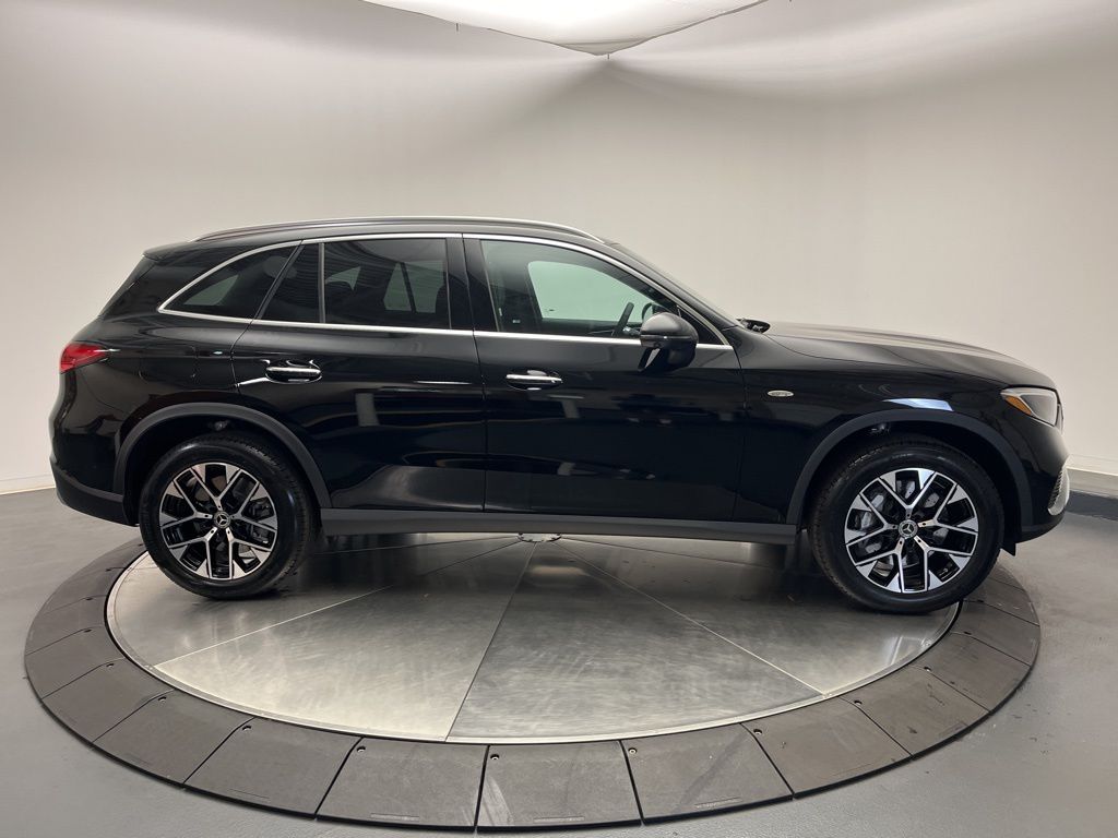 Thumbnail: 2025 Mercedes-Benz GLC - 8