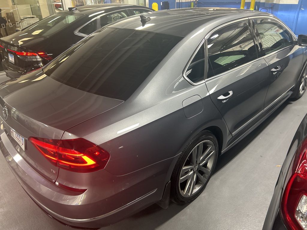 2017 Volkswagen Passat 1.8T R-Line 15