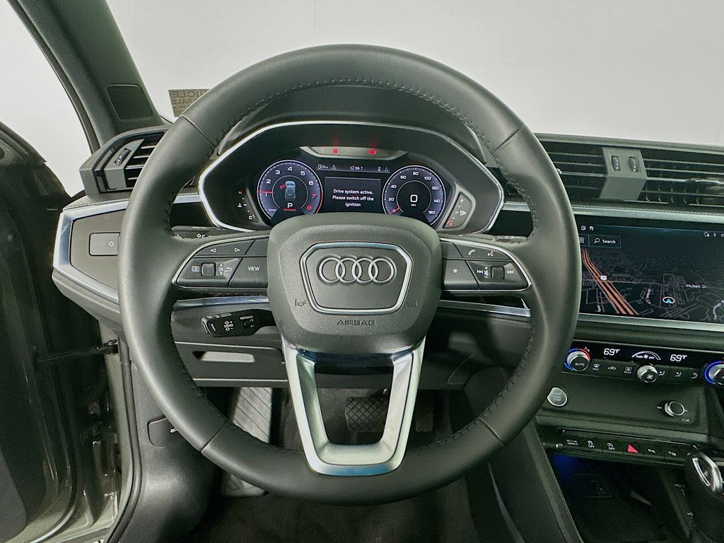Thumbnail: 2020 Audi Q3 - 11